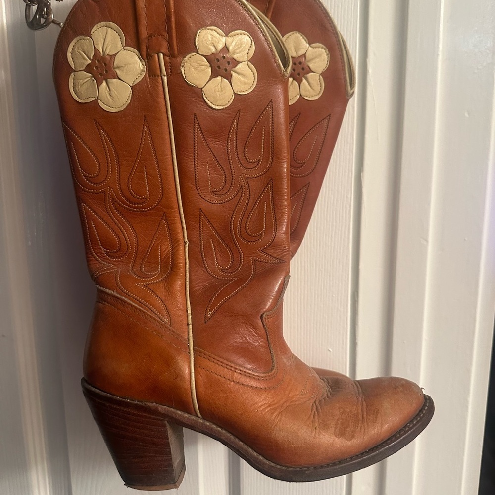 Vintage Acme Western Cowboy Boots | Brown Leather Floral Inlay | Women’s Size 5